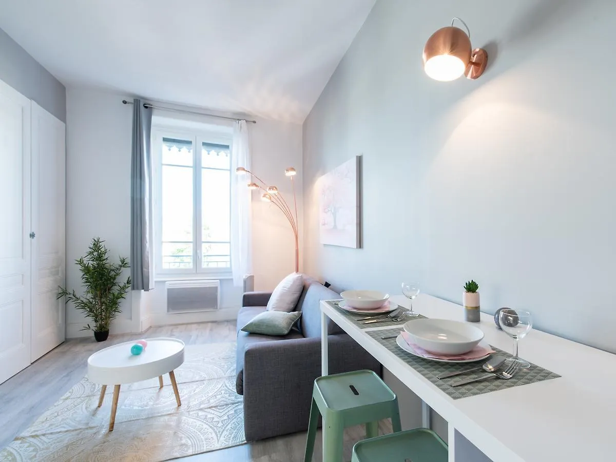 Mace Studio Apartment Lyon 0*,  France